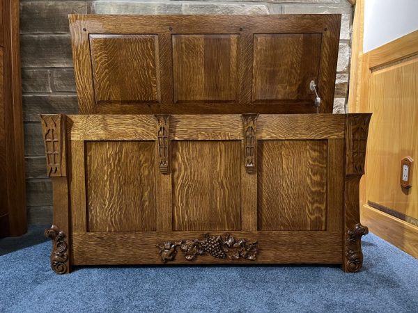 Quarter Sawn White Oak in Michael’s Cherry Quarter Sawn White Oak in Michael’s Cherry